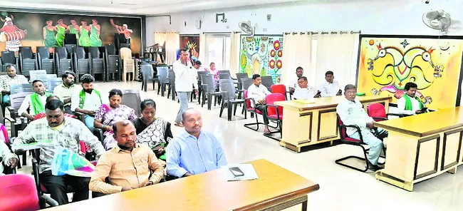 మేడారం జాతరపై పీఓ సమీక్ష