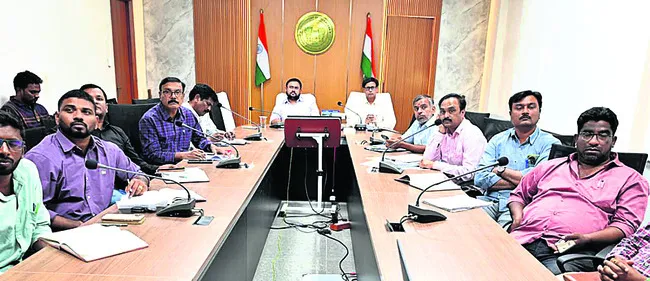 అవసరం మేరకు యూరియా అందించాలి 