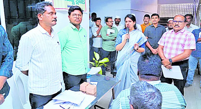 భూ సమస్యల పరిష్కారానికి రెవెన్యూ క్లినిక్‌ దోహదం