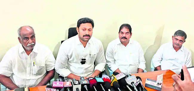 రాజధాని పేరుతో రైతుల ఉసురు తీస్తున్న ప్రభుత్వం 