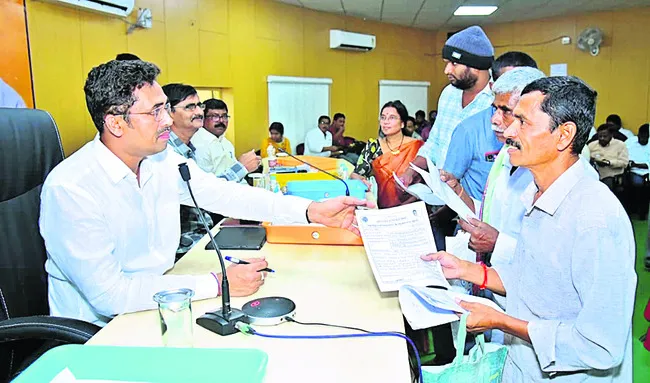 ప్రతి అర్జీకి పరిష్కారం చూపాలి 