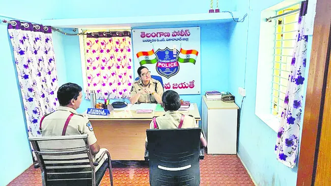 ప్రజలతో మమేకమవ్వండి