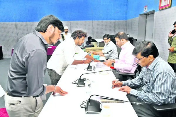 జీవీఎంసీ పీజీఆర్‌ఎస్‌కు 100 వినతులు 