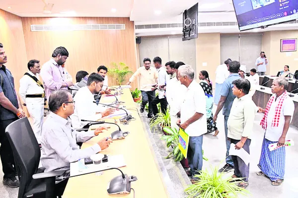 అందుబాటులో యూరియా