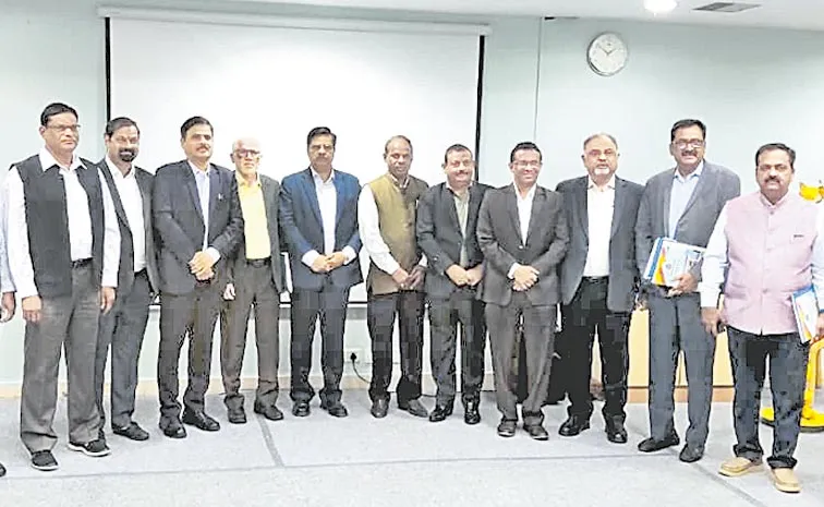 వర్సిటీలకు ఊపిరి పోయండి