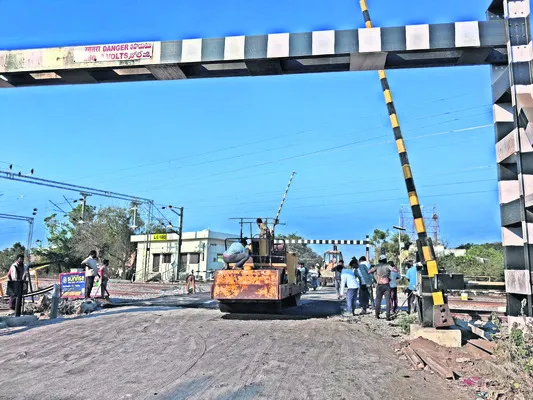 కొనసాగుతున్న రైల్వే డబ్లింగ్‌ పనులు