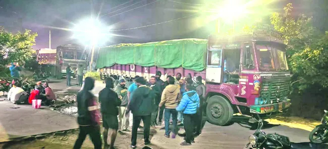 ఇందిరమ్మ ఇళ్ల పేరిట ఇసుకను తోడేసి..