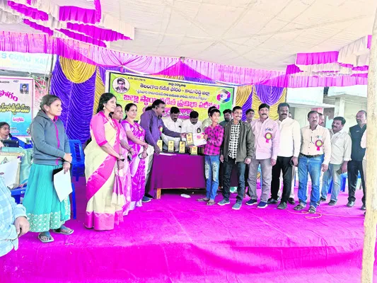 గణిత ప్రతిభా పరీక్షలో ప్రథమ స్థానం
