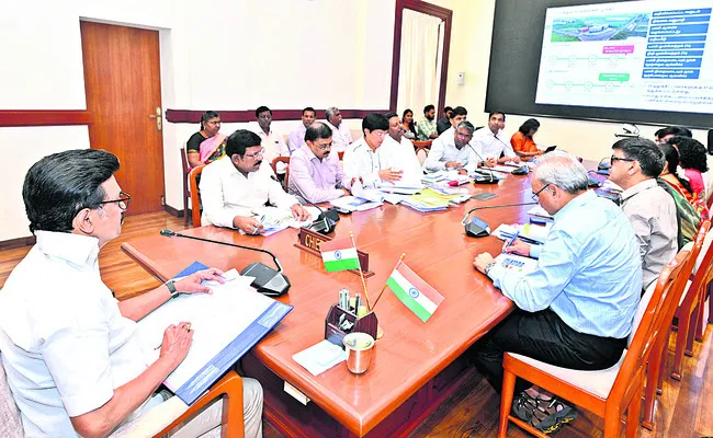 అధికారులతో సీఎం స్టాలిన్‌ సమీక్ష 