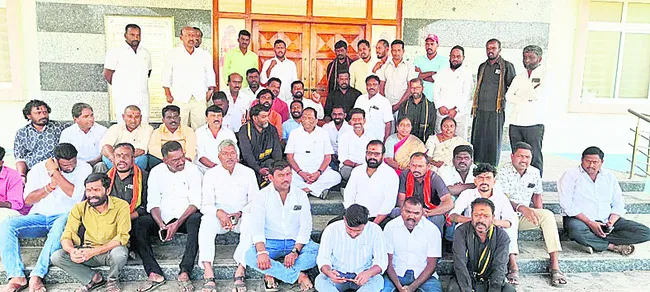 ఆసుపత్రిని ఎందుకు పట్టించుకోవడం లేదు..?