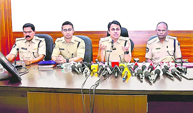 రహదారులు రక్తసిక్తం