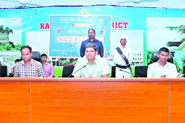 రుణాలను సకాలంలో మంజూరు చేయాలి