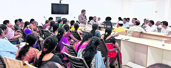 వ్యర్థాల సేకరణకు ‘ స్వచ్ఛ రథాలు ’ 