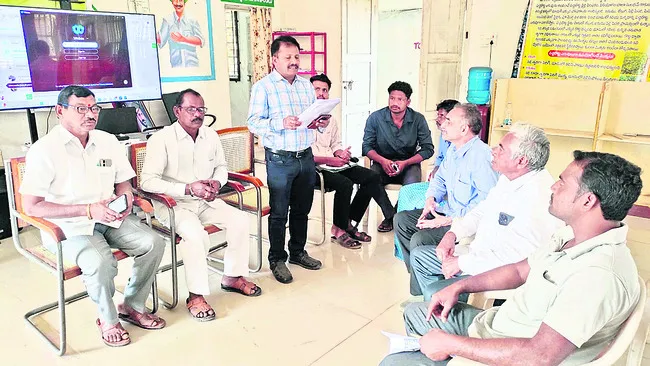 యూరియా కొరత లేదు