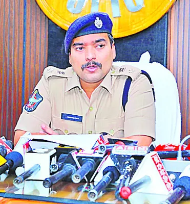 చట్టానికి లోబడి న్యూ ఇయర్‌ వేడుకలు జరుపుకోవాలి 