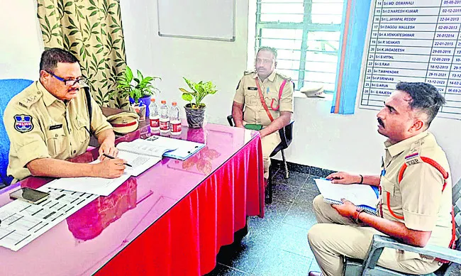 విధుల్లో అలసత్వం వహిస్తే చర్యలు