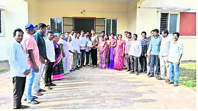 రంపచోడవరం ఎమ్మెల్యే శిరీషదేవిపై ఫిర్యాదు 