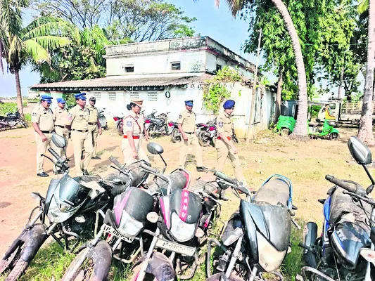 గంజాయి నిర్మూలనకు ప్రత్యేక దృష్టి