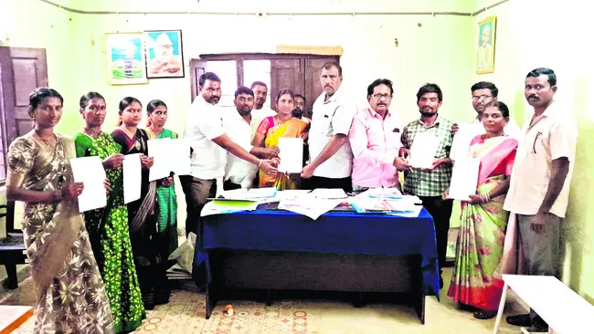 మండలాల వారీగా బరిలో నిలిచిన సర్పంచ్‌ అభ్యర్థులు