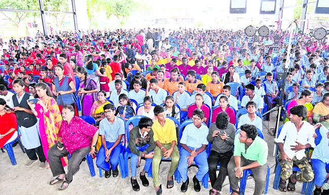 దివ్యాంగుల సత్తా ఆదర్శం 