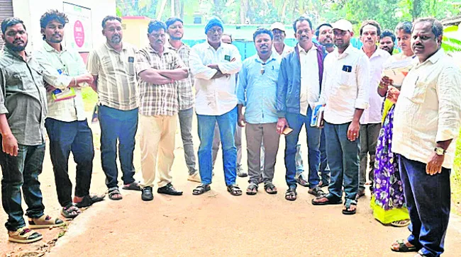 కనీస వేతనాలు అందజేయాలి 