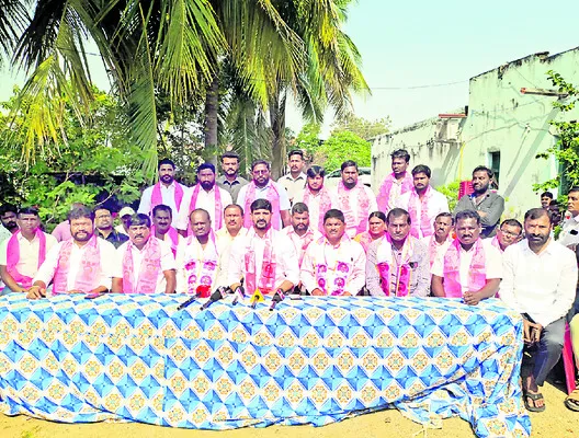 కాంగ్రెస్‌, బీజేపీకి బుద్ధి చెప్పాలి