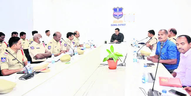 పంచాయతీ ఎన్నికలపై పటిష్ట నిఘా 