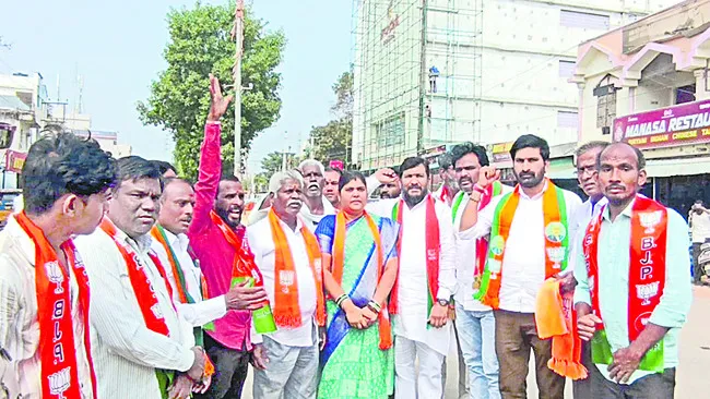 హిందూ దేవుళ్లనే అవమానిస్తారా?