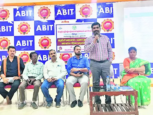 నామినేషన్ల ప్రక్రియ సజావుగా సాగాలి 