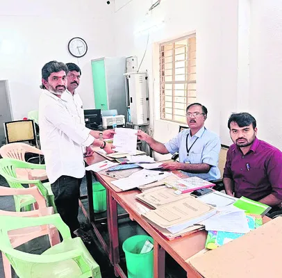 రెండో విడతలో భారీగా నామినేషన్లు