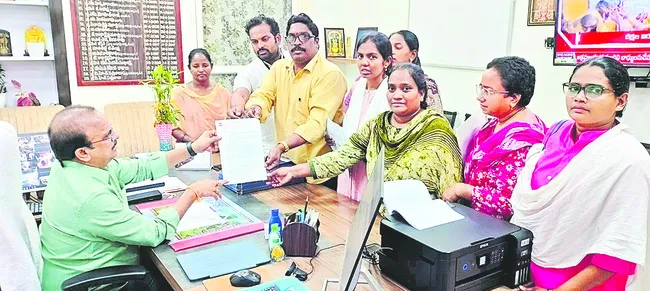 నర్సును బలి చేశారు 