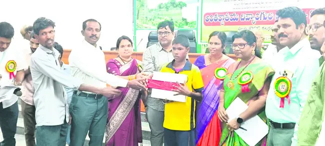 పోటీల్లో ముత్యంపేట విద్యార్థి ప్రతిభ 
