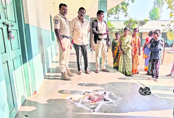 పాఠశాలలో క్షుద్ర పూజలు 