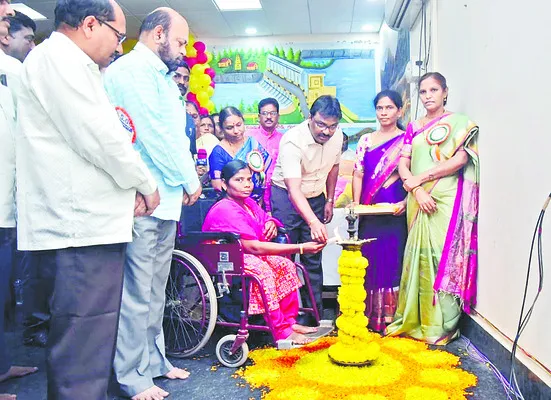 విభిన్న ప్రతిభావంతులను ప్రోత్సహించాలి