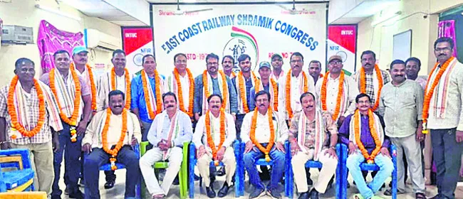 శ్రామిక్‌ కాంగ్రెస్‌ ఓపెన్‌ లైన్‌ శాఖ కొత్త కార్యవర్గం