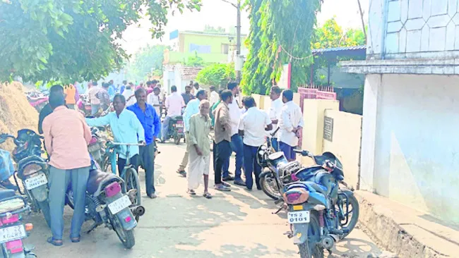 ఫలించని ఏకగ్రీవ ‘పంచాయతీ’