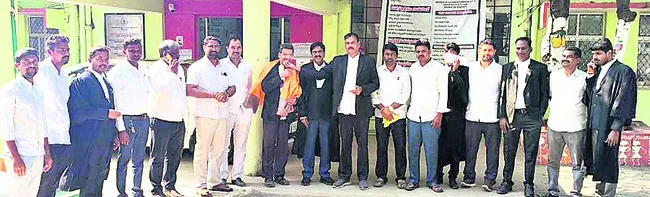 పెద్దపల్లి బార్‌ అసోసియేషన్‌ అధ్యక్షుడి తొలగింపు