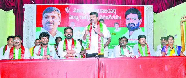 ప్రజలు కోరుకునే ప్రజాస్వామ్యం తీసుకొస్తాం