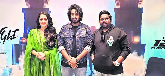 ప్రేమ, పోరాటాల కలబోతే ‘మోగ్లీ’