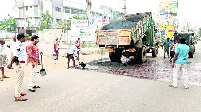 ● పోలీసుల సేవా ‘మార్గం’ 