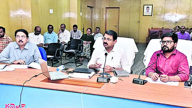 అర్హులందరికీ ఇళ్ల స్థలాలు