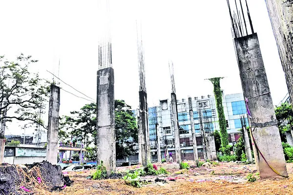 పుష్కరం దాటినా పూర్తికాలే!