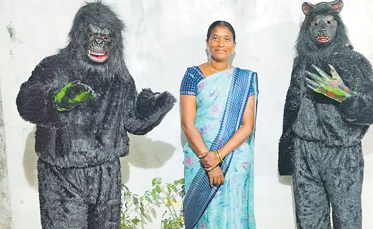 కోతుల పేరుతో ప్రచారాలు ఇంట్లోనే పంచాయతీలు