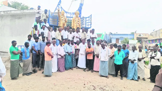 పెద్దధన్వాడలో సంబరాలు 
