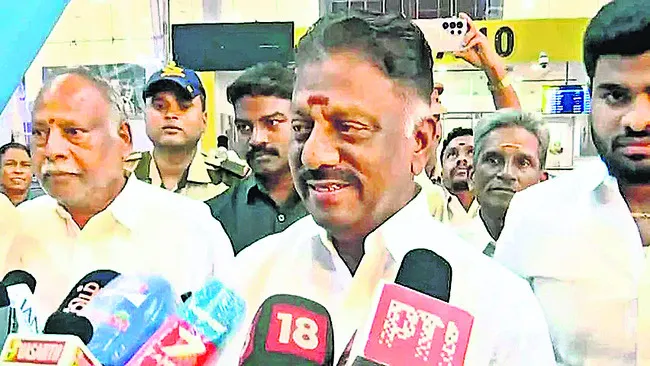 అమిత్‌ షాతో రాజకీయ చర్చ 