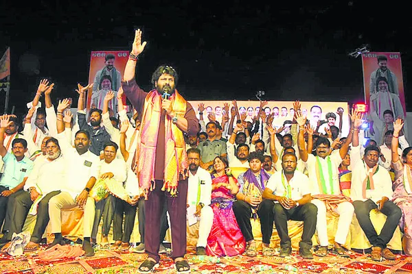 చిరునవ్వుతో సమాధానమిస్తాం