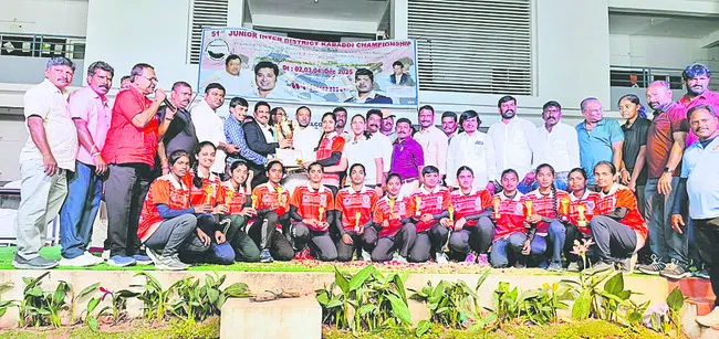 కబడ్డీ పోటీల విజేత మన జట్టే 