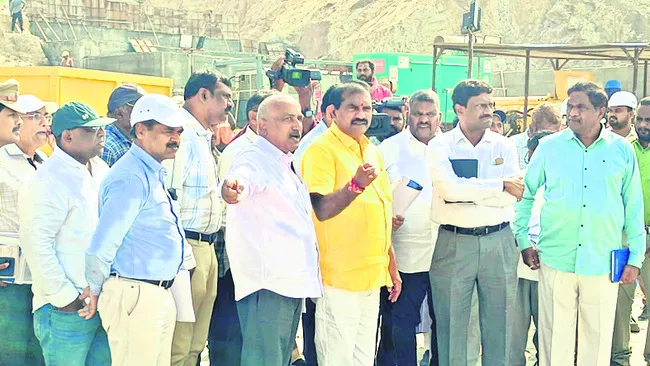 వచ్చే పుష్కరాలకు ముందే ‘పోలవరం’ ప్రారంభం 