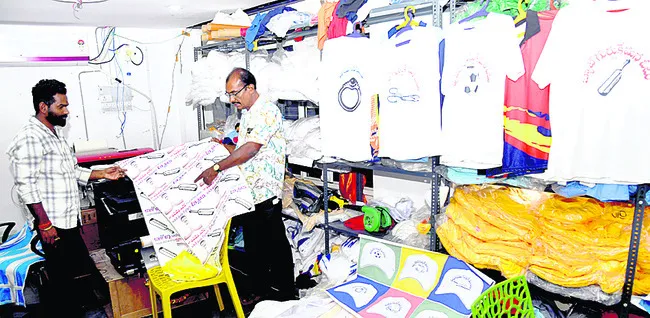 ఎన్నికల గిరాకీ