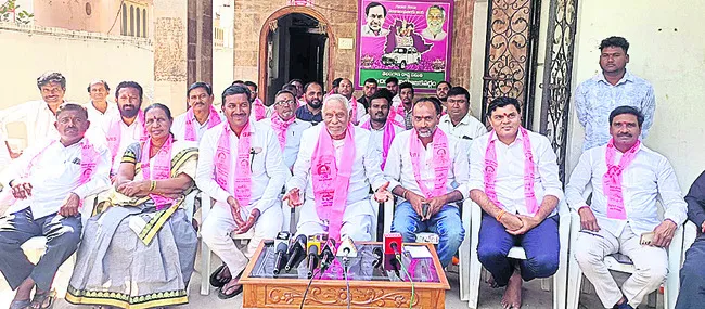 ఆర్వో, ఎస్సైని తొలగించాలి
